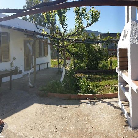 Cosy Home With Private Parking By The Sea Siniscola Exterior photo
