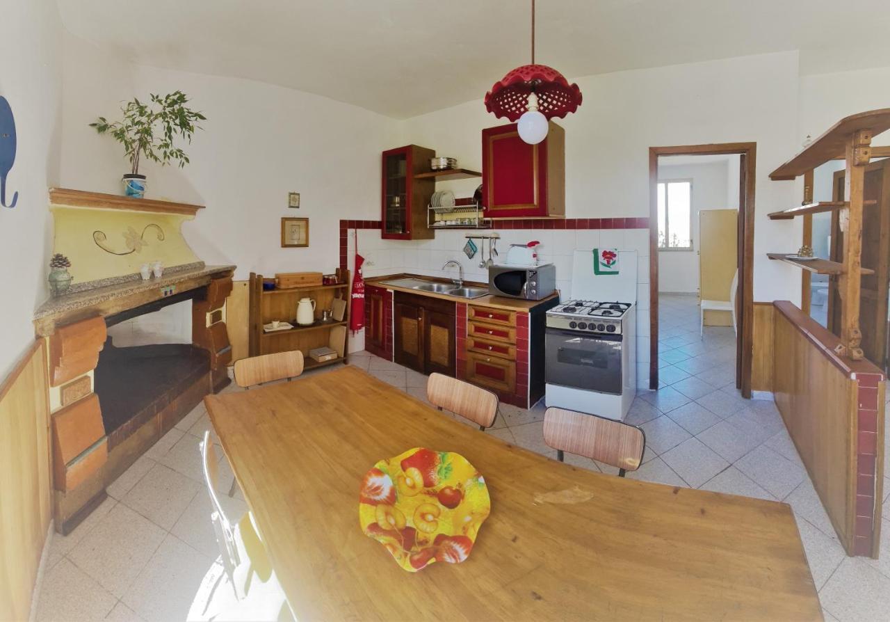 Cosy Home With Private Parking By The Sea Siniscola Exterior photo