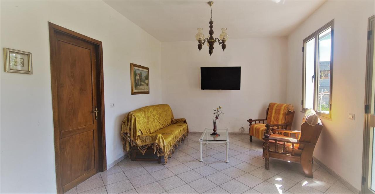 Cosy Home With Private Parking By The Sea Siniscola Exterior photo